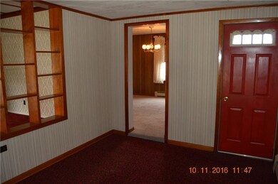 910 Hancock Ave, Vandergrift, PA 15690 - photo 6