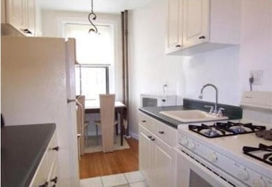 122 Riverway unit 6, Boston, MA 02215 - photo 5