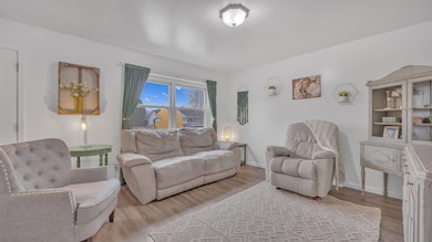 633 Grove St, Fond Du Lac, WI 54935 - photo 2