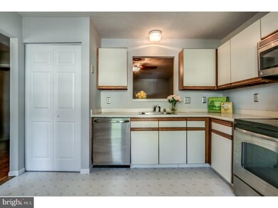 5124 W Woodmill Dr, Wilmington, DE 19808 - photo 5