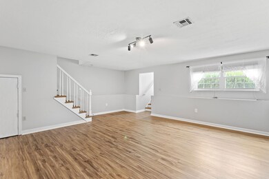 9 E Ridge Rd, MerriMacK, NH 03054 - photo 2