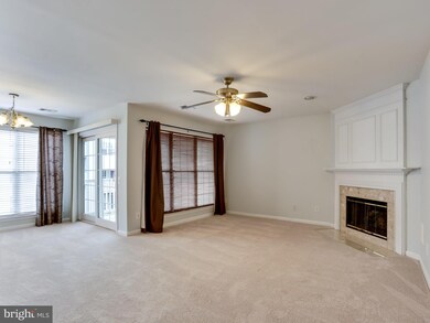 8204 Catbird Cir unit 202, Lorton, VA 22079 - photo 4