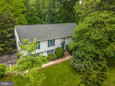 327 Hunters Run Rd, Honey Brook, PA 19344 - photo 2