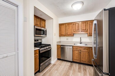 610 Springbrook Cir, Portsmouth, NH 03801 - photo 3