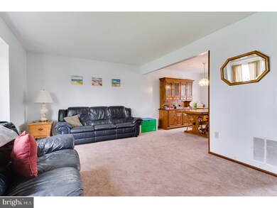 1036 Estates Blvd, Trenton, NJ 08690 - photo 3