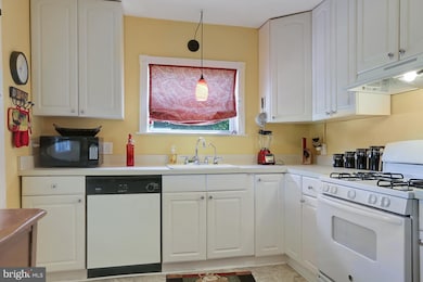 121 W Wyomissing Blvd, Reading, PA 19609 - photo 7