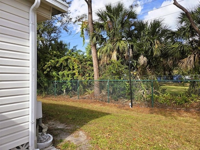 3383 Oakwood Blvd N, Sarasota, FL 34237 - photo 4