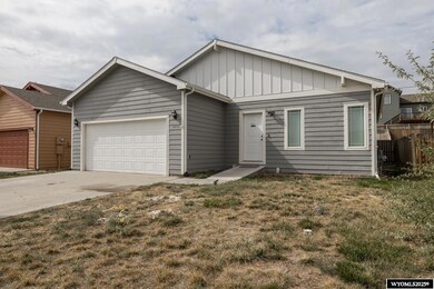 940 S 3rd Ave, Mills, WY 82644 - photo 2