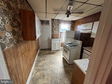 2925 Kirk Ave, Baltimore, MD 21218 - photo 7