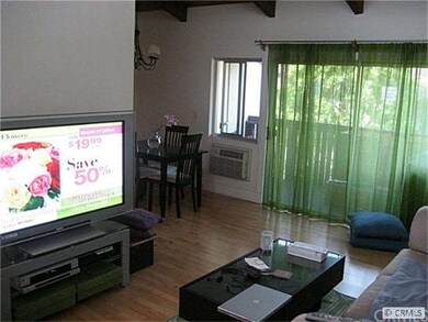 open floor plan dinning and living room