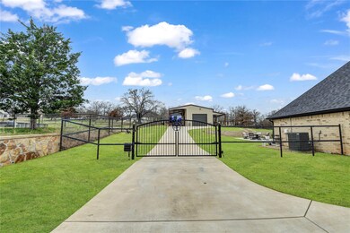 605 Shady Pond Ln, Azle, TX 76020 - photo 2