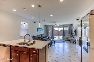 13 Kitchen photo a