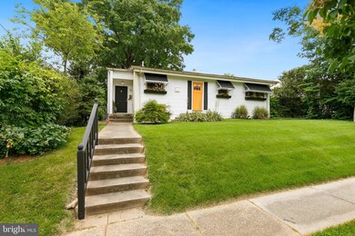 11111 Brandywine St, Kensington, MD 20895 - photo 2