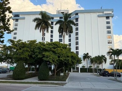 Portofino South Condominiums unit 8060, West Palm Beach, FL 33405 - photo 6