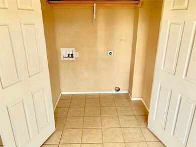 137 Lindas Creek Ln, Weatherford, TX 76088 - photo 4