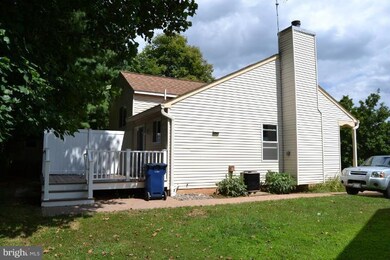 6202 Honeycomb Ct, Sykesville, MD 21784 - photo 2