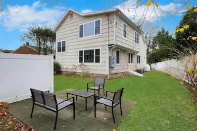 119 Forest St, New Canaan, CT 06840 - photo 2