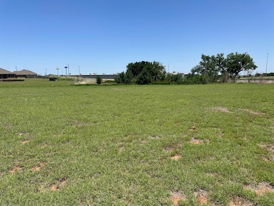 8 Mulberry Ln, Clinton, OK 73601 - photo 3