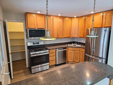 1550 Sandpebble Dr unit 210, Wheeling, IL 60090 - photo 3