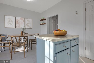 7201 Parsons Ct, Alexandria, VA 22306 - photo 6