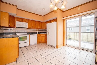 69 Myrtle St, Somerville, MA 02145 - photo 4