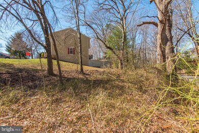 1639 Fieldthorn Dr, Reston, VA 20194 - photo 4