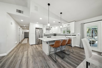 1102 Hope Ln, Redding, CA 96003 - photo 4