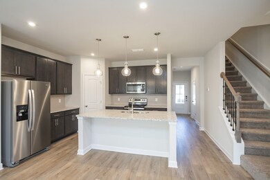 Beautiful Kitchen with Fridge included