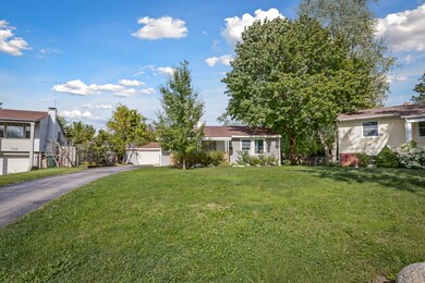 122 Pecos Cir, Carpentersville, IL 60110 - photo 4