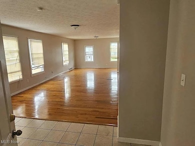 3946 E 54th St, Newburgh Heights, OH 44105 - photo 3