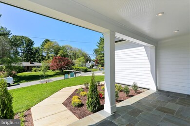 7604 Glennon Dr, Bethesda, MD 20817 - photo 2