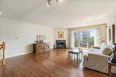 100 Panorama Dr unit 100, Edgewater, NJ 07020 - photo 2