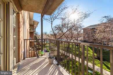 3332 Spring Ln unit C-36, Baileys Crossroads, VA 22041 - photo 7