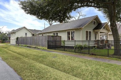 1448 Columbia St, Houston, TX 77008 - photo 2