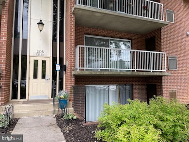 205 Erin Way unit 102, Reisterstown, MD 21136 - photo 2