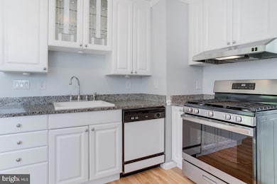 712 Raynor Ave, Catonsville, MD 21228 - photo 3