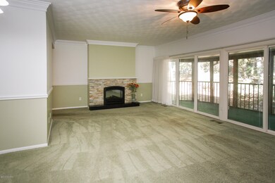 3902 greenleaf cir-103