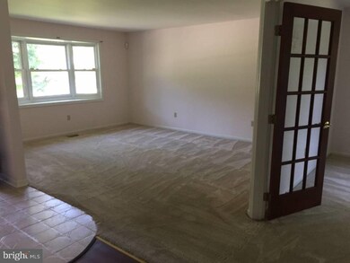 11 Buttonwood Dr, Pilesgrove, NJ 08098 - photo 3