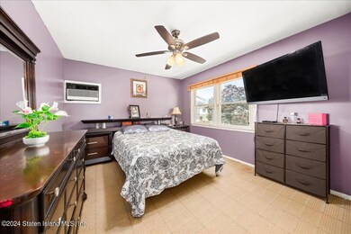 102 Park St, Staten Island, NY 10306 - photo 7