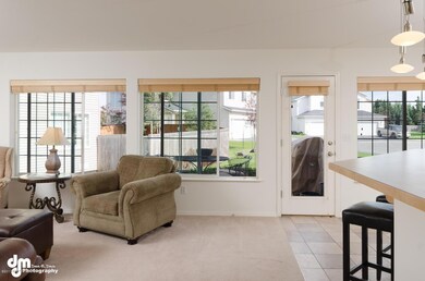 2407 Harbor Landing Circle-large-009-Liv