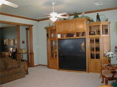 4055 S Deer Park Ln, Harrah, OK 73045 - photo 5