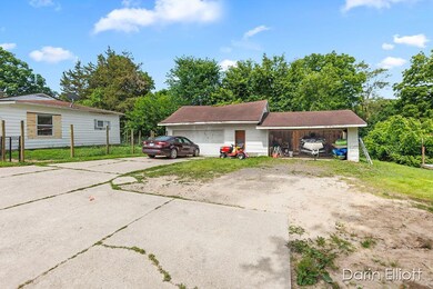 426 Allen St, Ionia, MI 48846 - photo 2