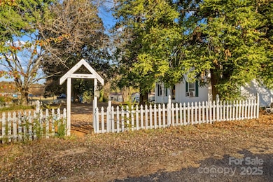 131 Loop St, Mocksville, NC 27028 - photo 2