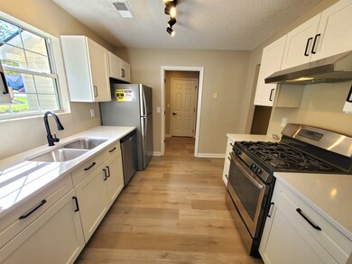 72 W Sellers St, Jasper, GA 30143 - photo 3