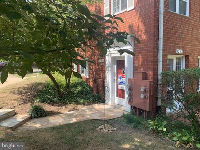 3235 Martha Custis Dr, Alexandria, VA 22302 - photo 7