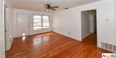 208 N 2nd St, Copperas Cove, TX 76522 - photo 4