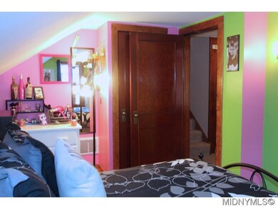 ROOM & PRIVACY FOR EVERYONE!