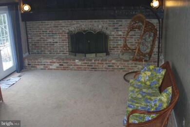 9105 Bakerhill Ct, Montgomery Village, MD 20886 - photo 4