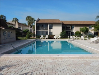 195 Cypress Way E unit 6, Naples, FL 34110 - photo 3