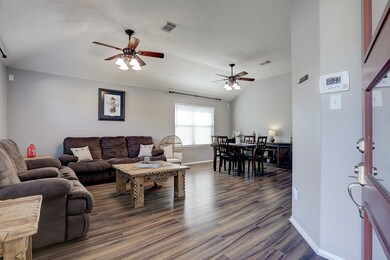 6104 Cypress Village Ct, Pearland, TX 77584 - photo 4